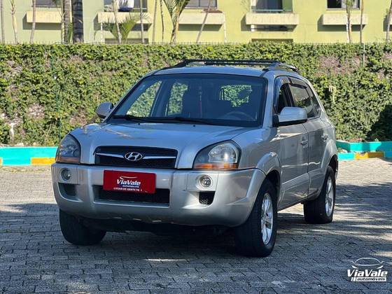 HYUNDAI TUCSON 2.0 MPFI GLS 16V 143CV 2WD FLEX 4P AUTOMÁTICO HYUNDAI TUCSON 2.0 MPFI GLS 16V 143CV 2WD FLEX 4P AUTOMÁTICO